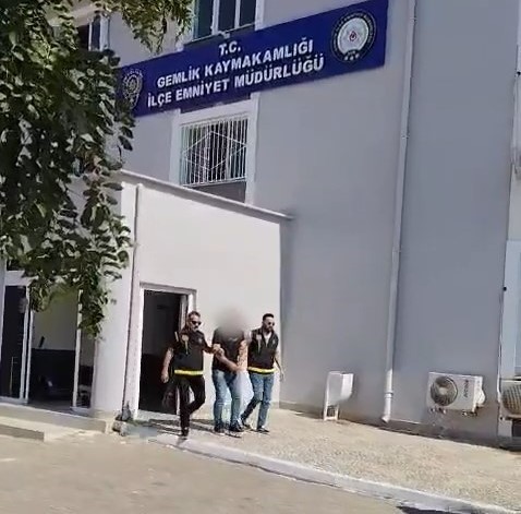 Gemlik’te kesinleşmiş hapis cezası bulunan 3 kişi yakalandı