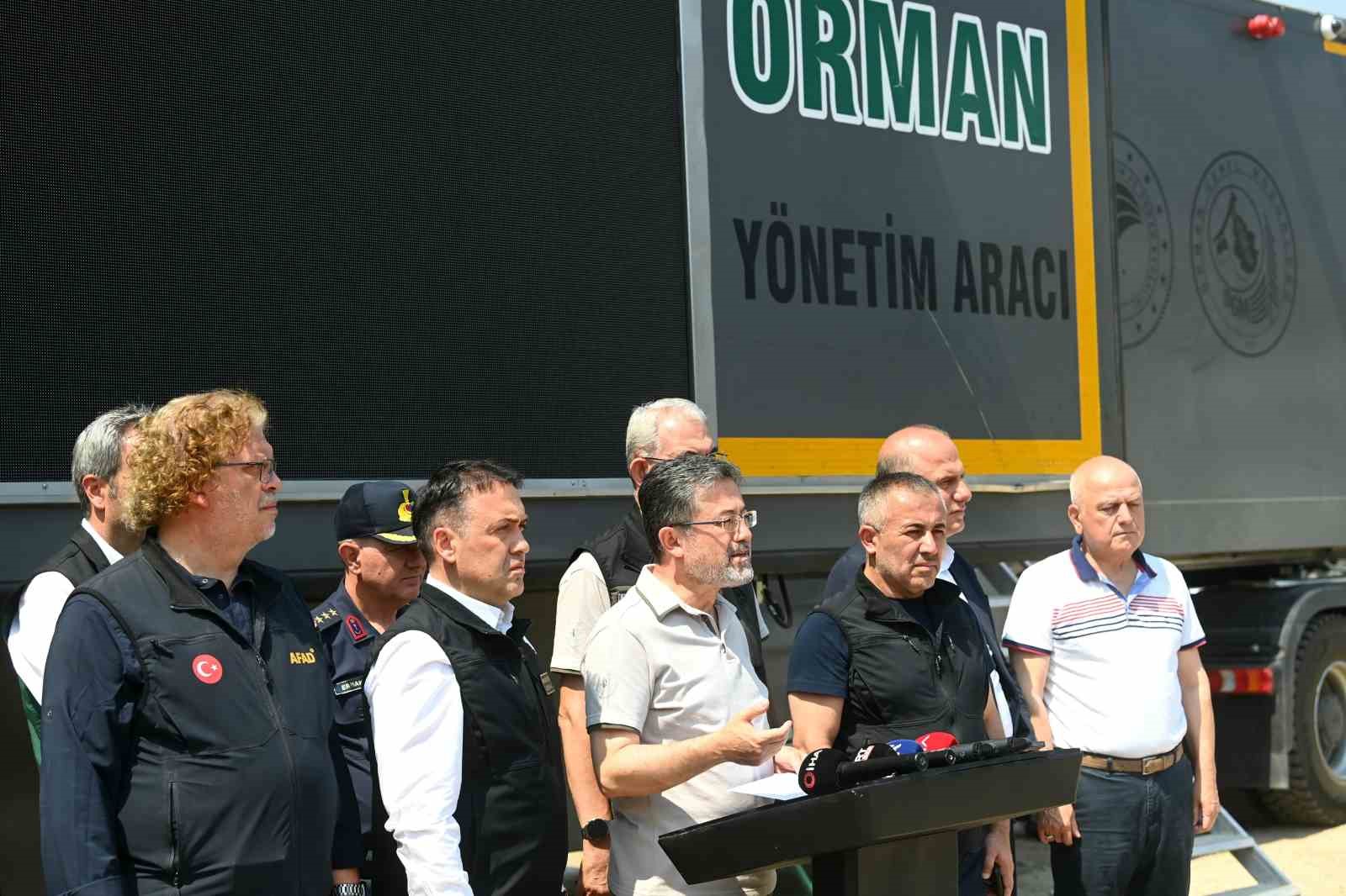 Tarım ve Orman Bakanı Yumaklı: "Yılbaşından bu zamana kadar &ccedil;ıkan yangınların toplamı 4 bin adedi aştı"
