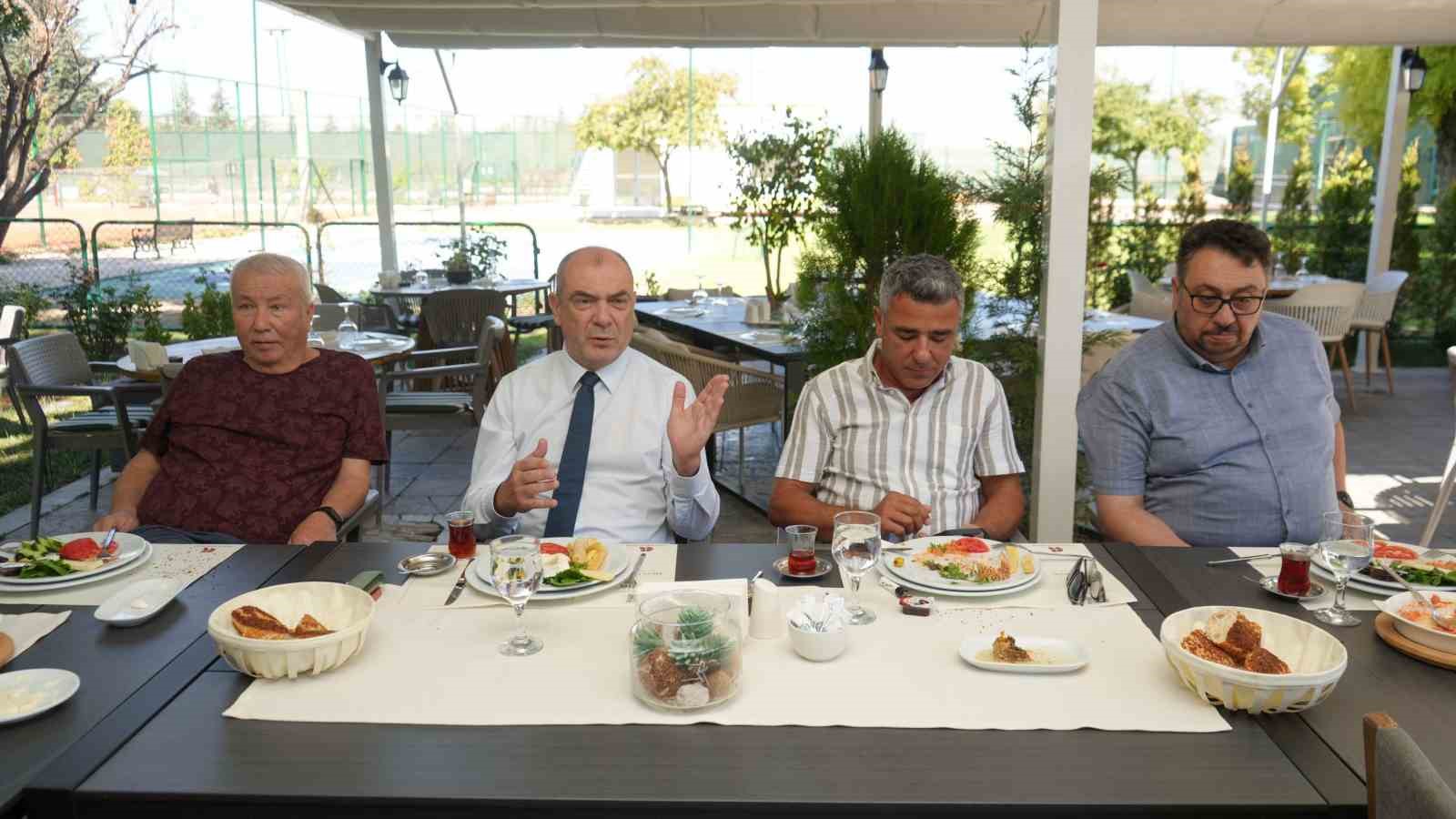 Fikir sofrası buluşmaları devam ediyor
