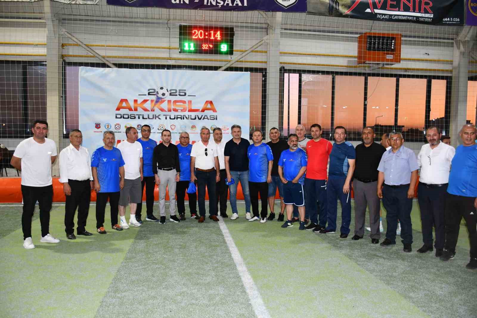 5. Akkışla Dostluk Turnuvası, Kaymakam Engin Atilla&rsquo;nın vuruşuyla başladı
