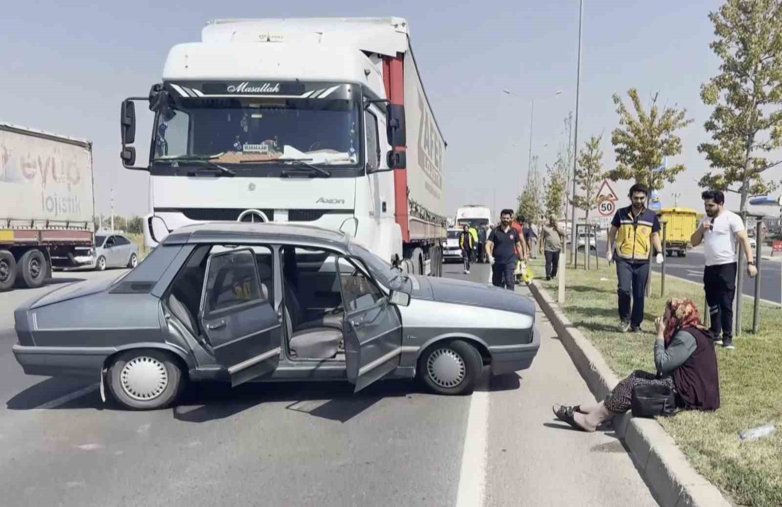 Aksaray’da tır otomobile çarptı: 3 yaralı