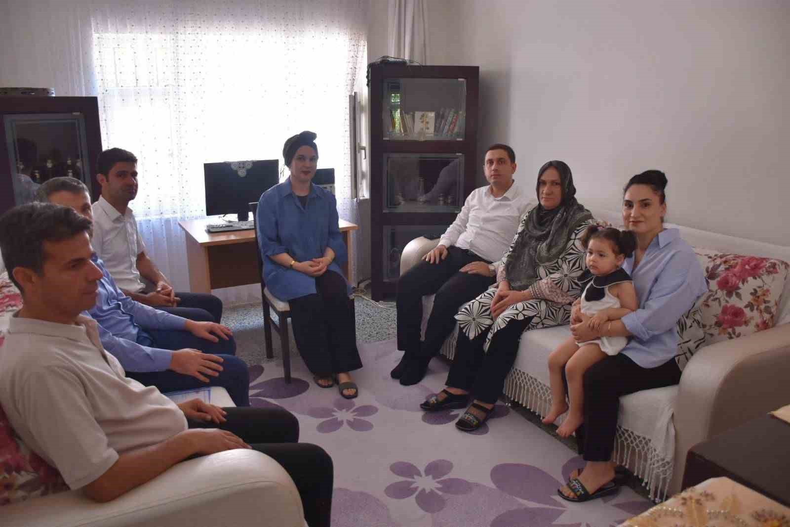 Kaymakam Başar, Sason’da şehit aileleri ve gazi aileleriyle araya geldi