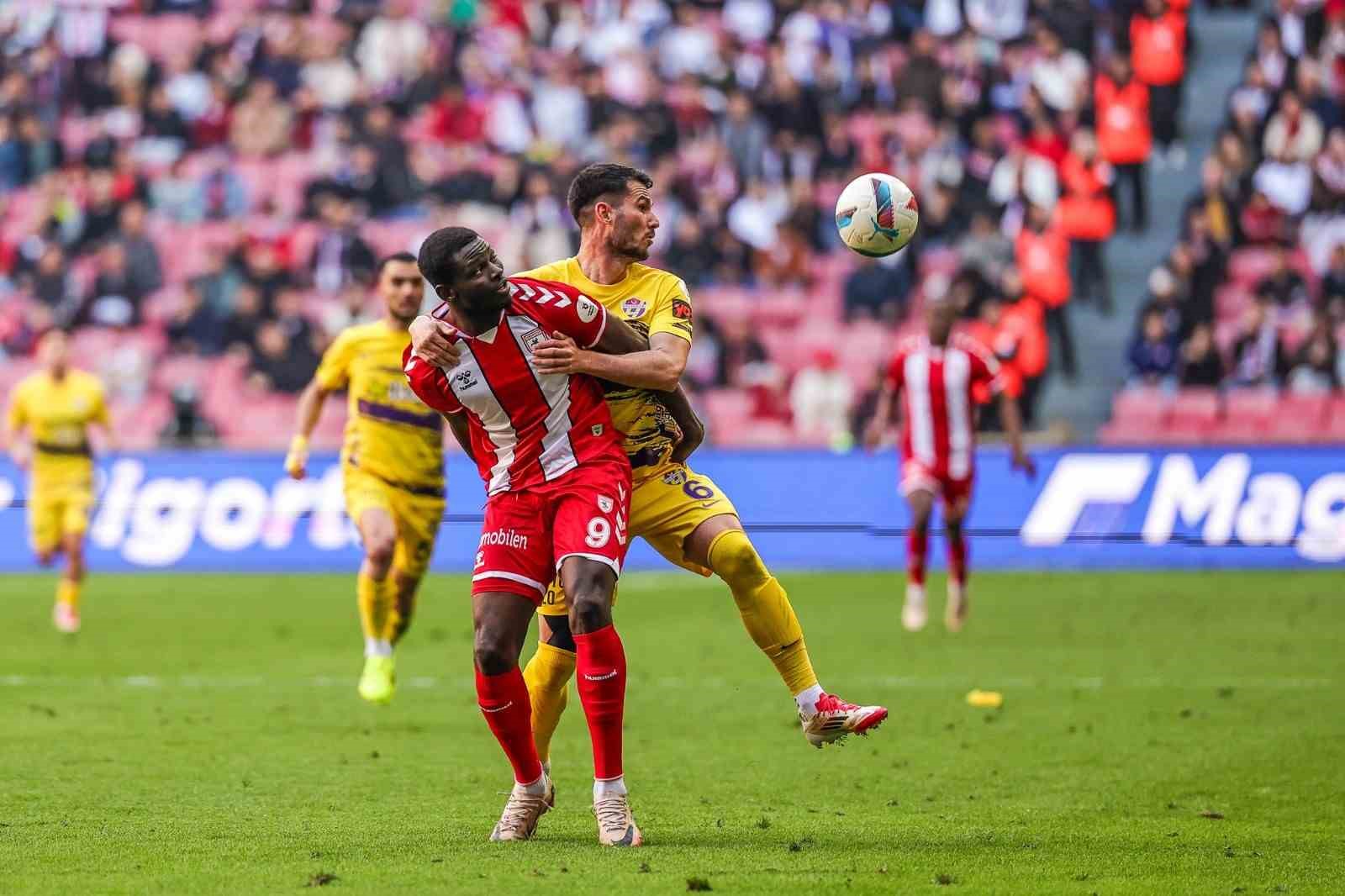 Samsunspor, Mouandilmadji ile yeni sözleşme imzaladı
