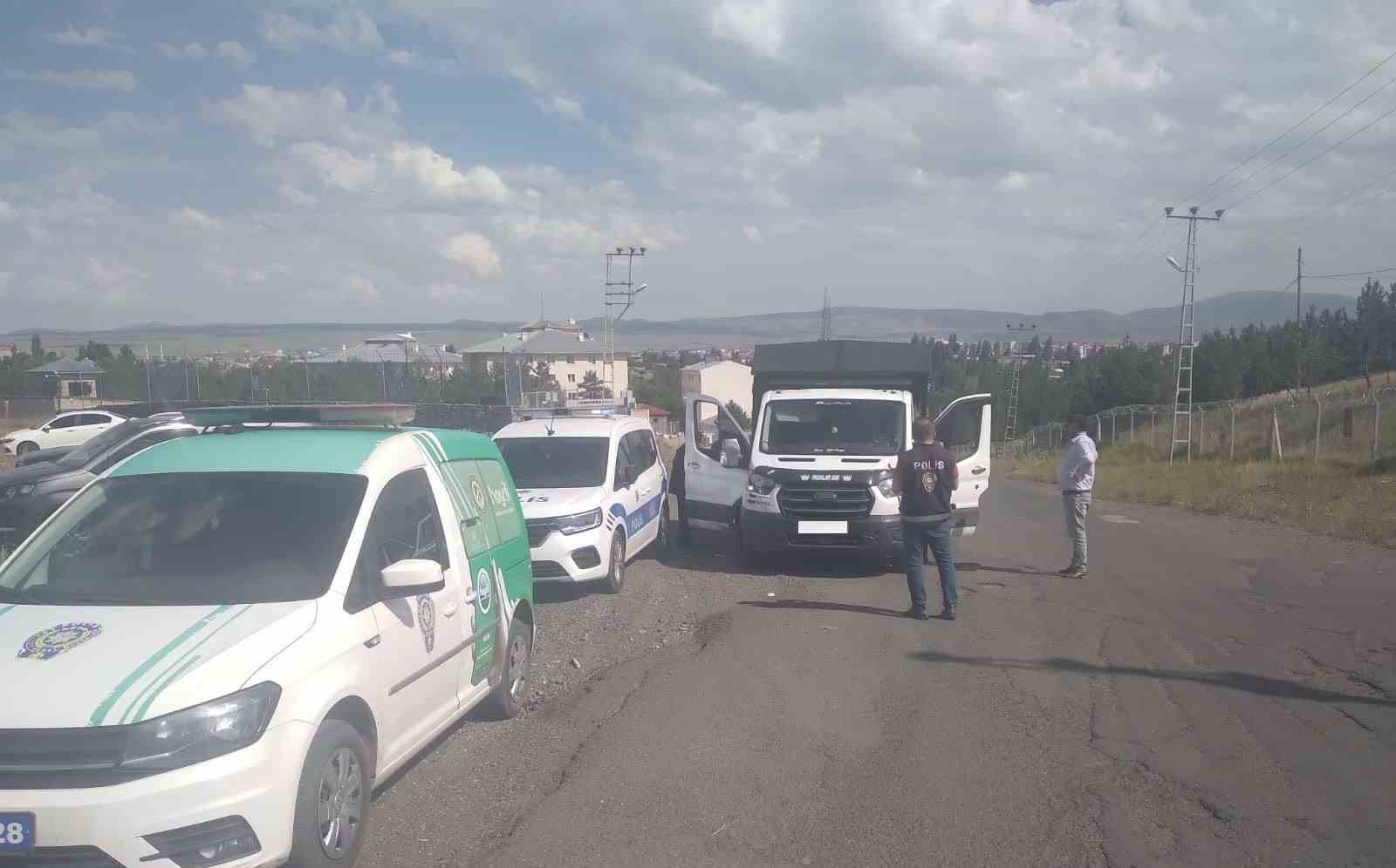 Kars’ta polis uygulamaları devam ediyor