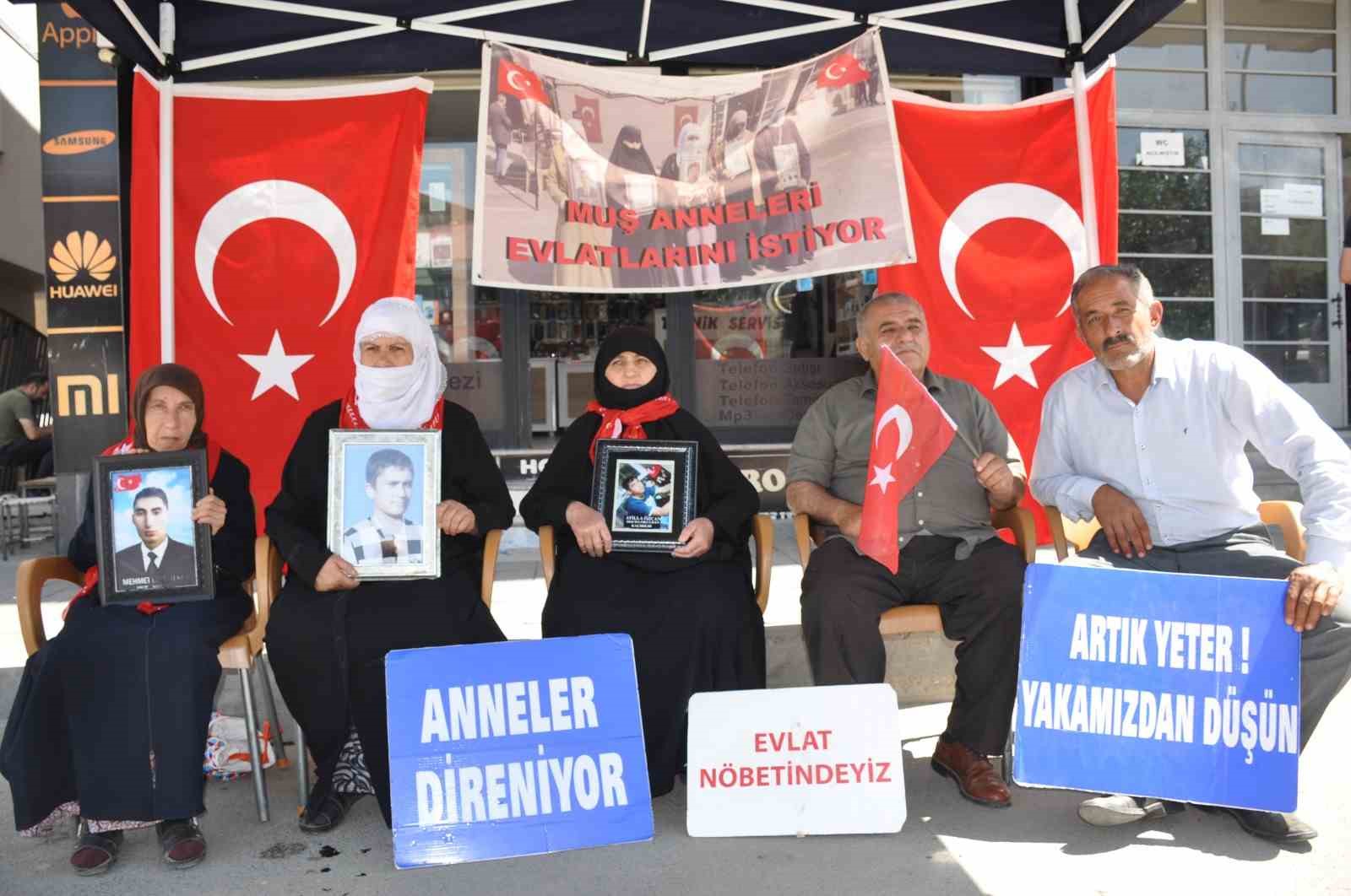 Muş&rsquo;ta ailelerin evlat n&ouml;beti umutla devam ediyor
