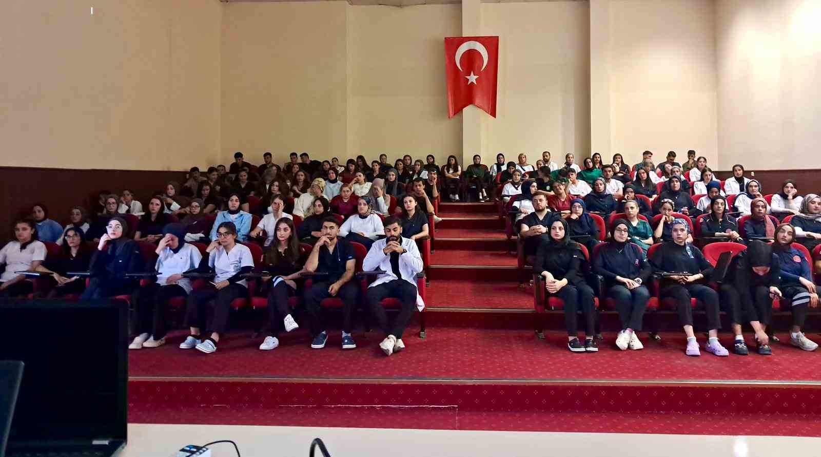 Midyat Devlet Hastanesi’nde 160 stajyer öğrenciye eğitim verildi