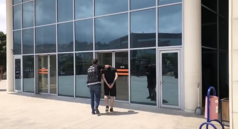 Hatay&rsquo;da 8 yıl 10 ay hapis cezası olan uyuşturucu ş&uuml;phelisi yakalandı
