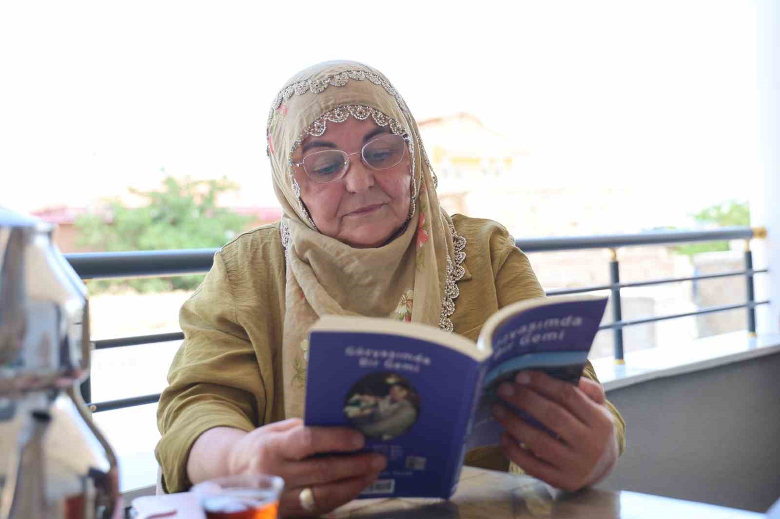 Vatan hasretini yazarak giderdi