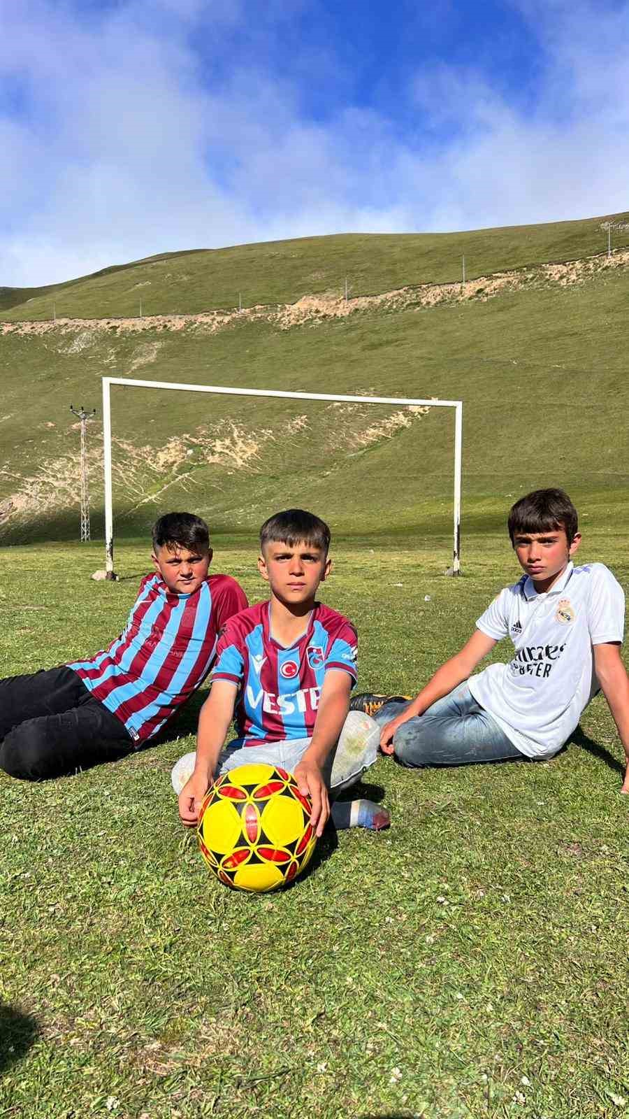 Taşköprü Yaylası’nda yaşayan küçük Mete’nin çöp isyanı sosyal medyada viral oldu
