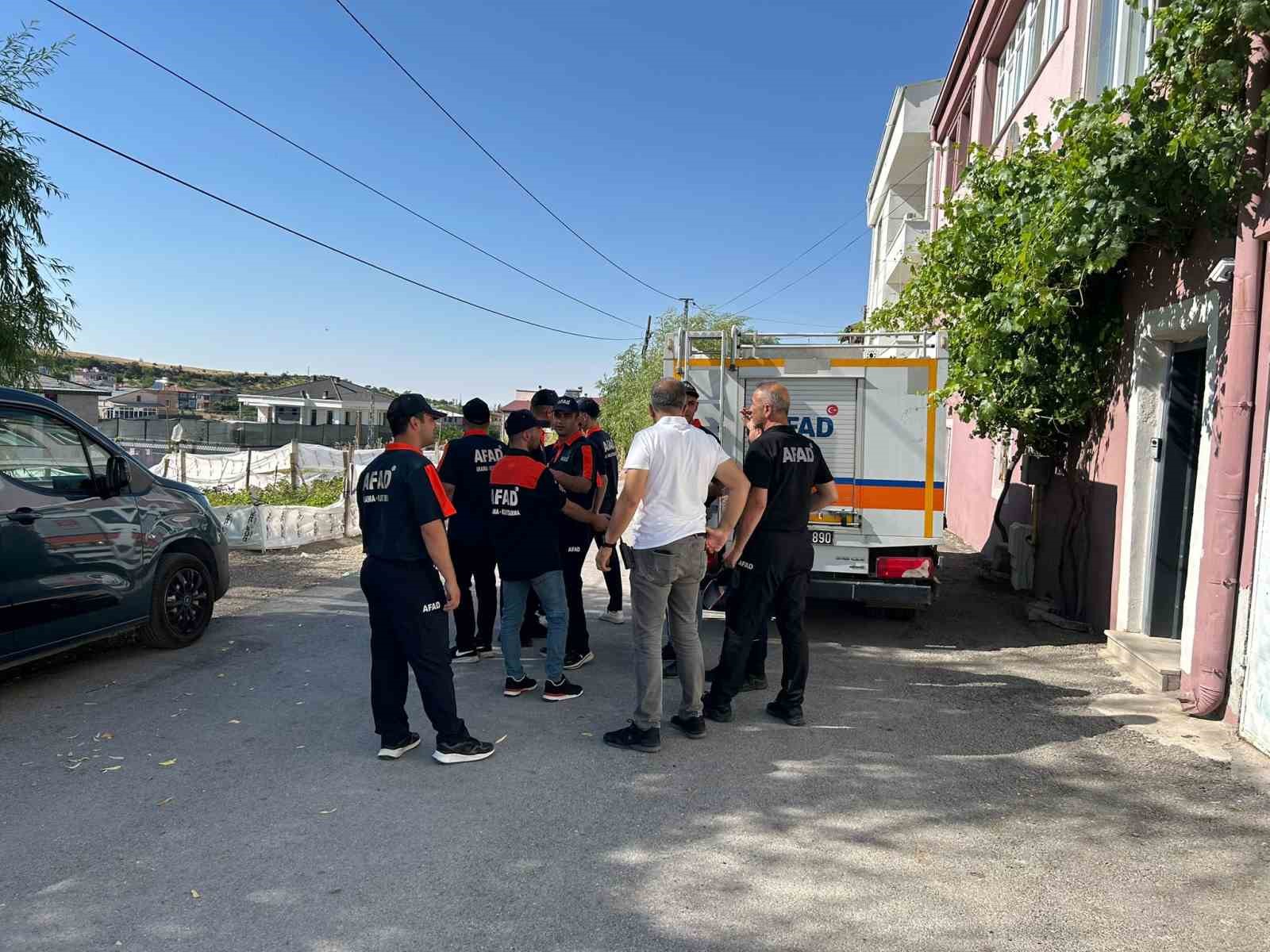 Kayıp &ccedil;ocuk ekipler tarafından sağ olarak bulundu
