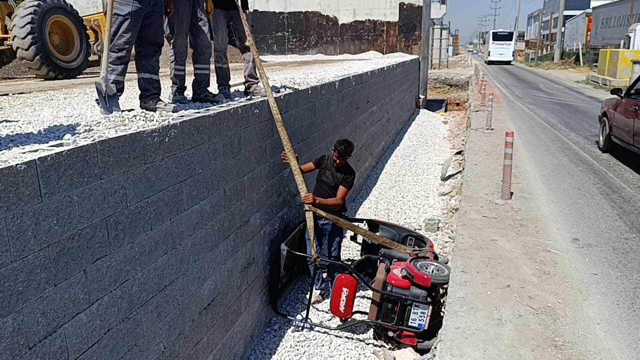 İnşaat alanına u&ccedil;an triport&ouml;rdeki 2&rsquo;si &ccedil;ocuk 4 kişi yaralandı
