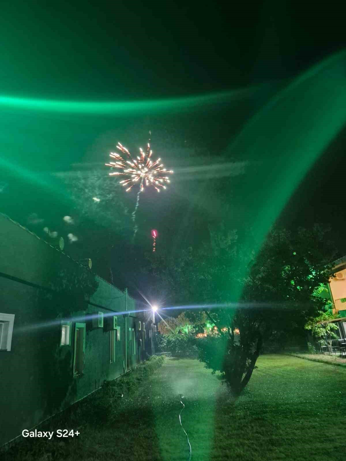 &Ouml;ren&rsquo;de sahilde izinsiz havai fişek g&ouml;sterisine ceza
