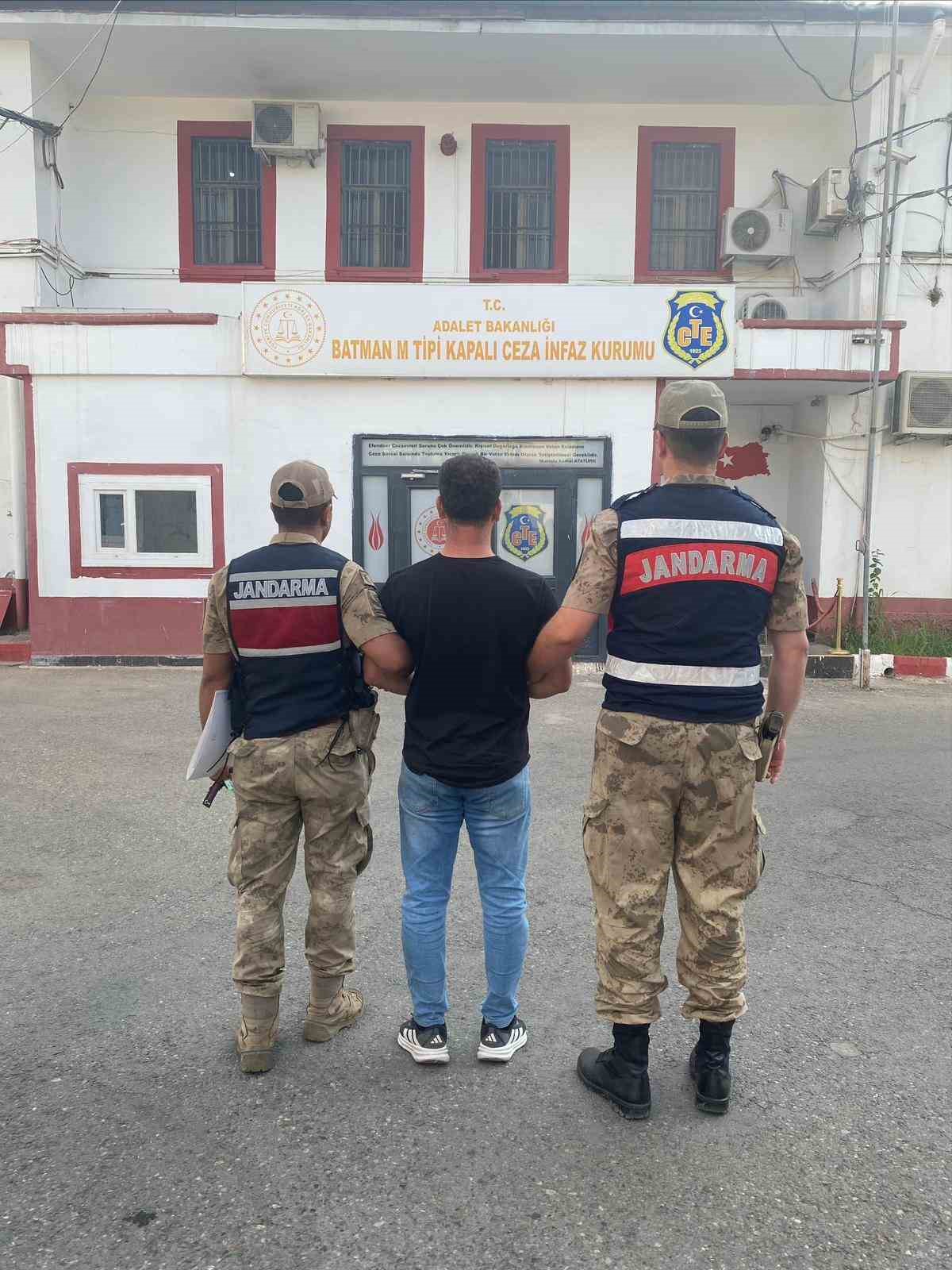 Batman’da 16 yıl kesinleşmiş hapis cezası bulunan zanlı yakalandı