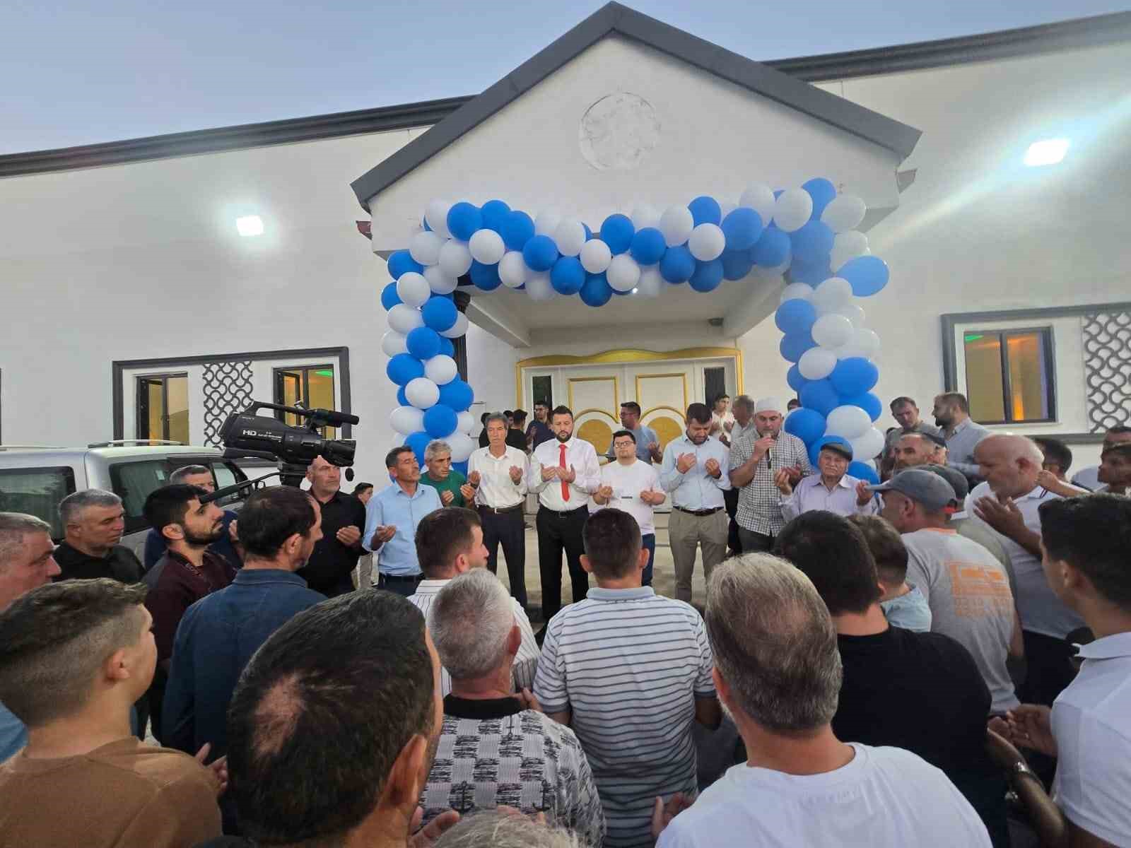 ‘Ailen Yılı’na destek için düğün salonunu ücretsiz yaptılar