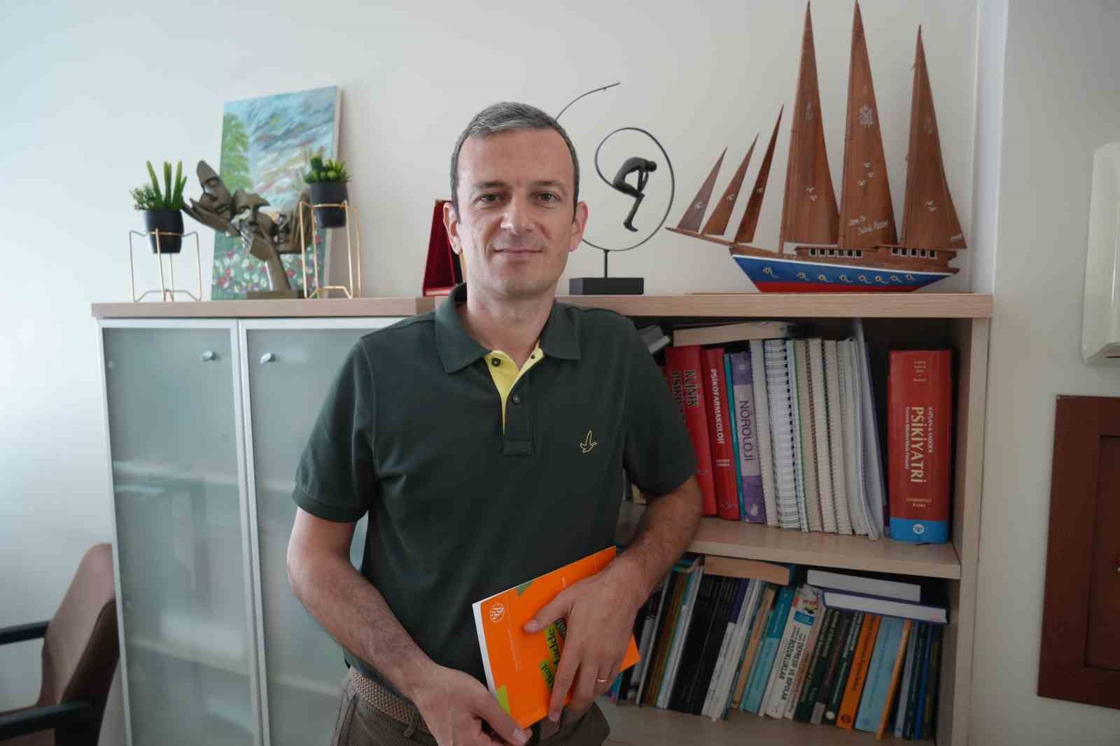 Psikiyatri doktoru uyardı: "Esrar ve metamfetamin kullanımına doğru bir yönelim olduğu görülmektedir"