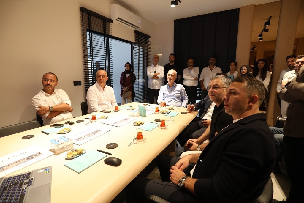 İneg&ouml;l&rsquo;deki dev kentsel d&ouml;n&uuml;ş&uuml;m&uuml;n &ouml;rnek dairesi g&ouml;r&uuml;c&uuml;ye &ccedil;ıktı
