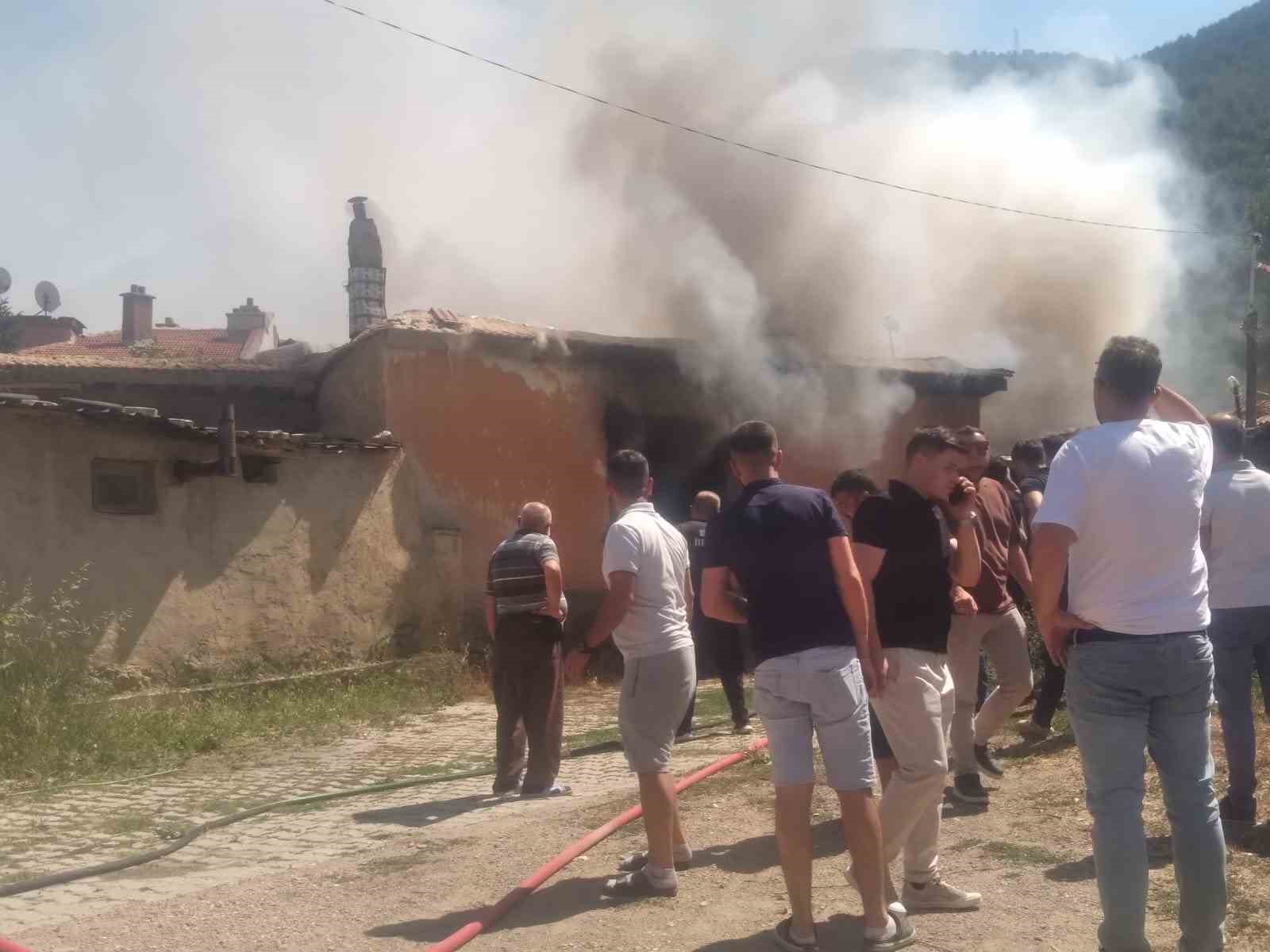 M&uuml;stakil evde &ccedil;ıkan yangında 1 kişi hayatını kaybetti
