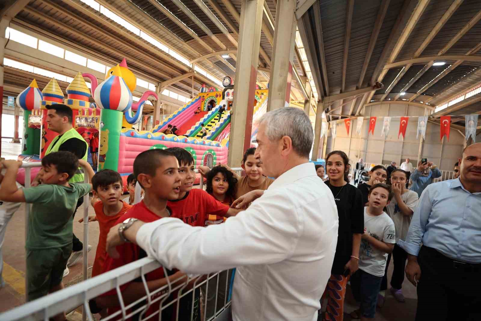 Şahinbey Belediyesi mahalleleri şenlendiriyor
