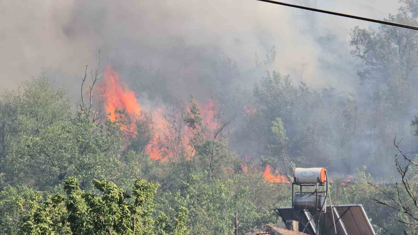 Karab&uuml;k&rsquo;te ikinci yangın: Evler ve seralar zarar g&ouml;rd&uuml;
