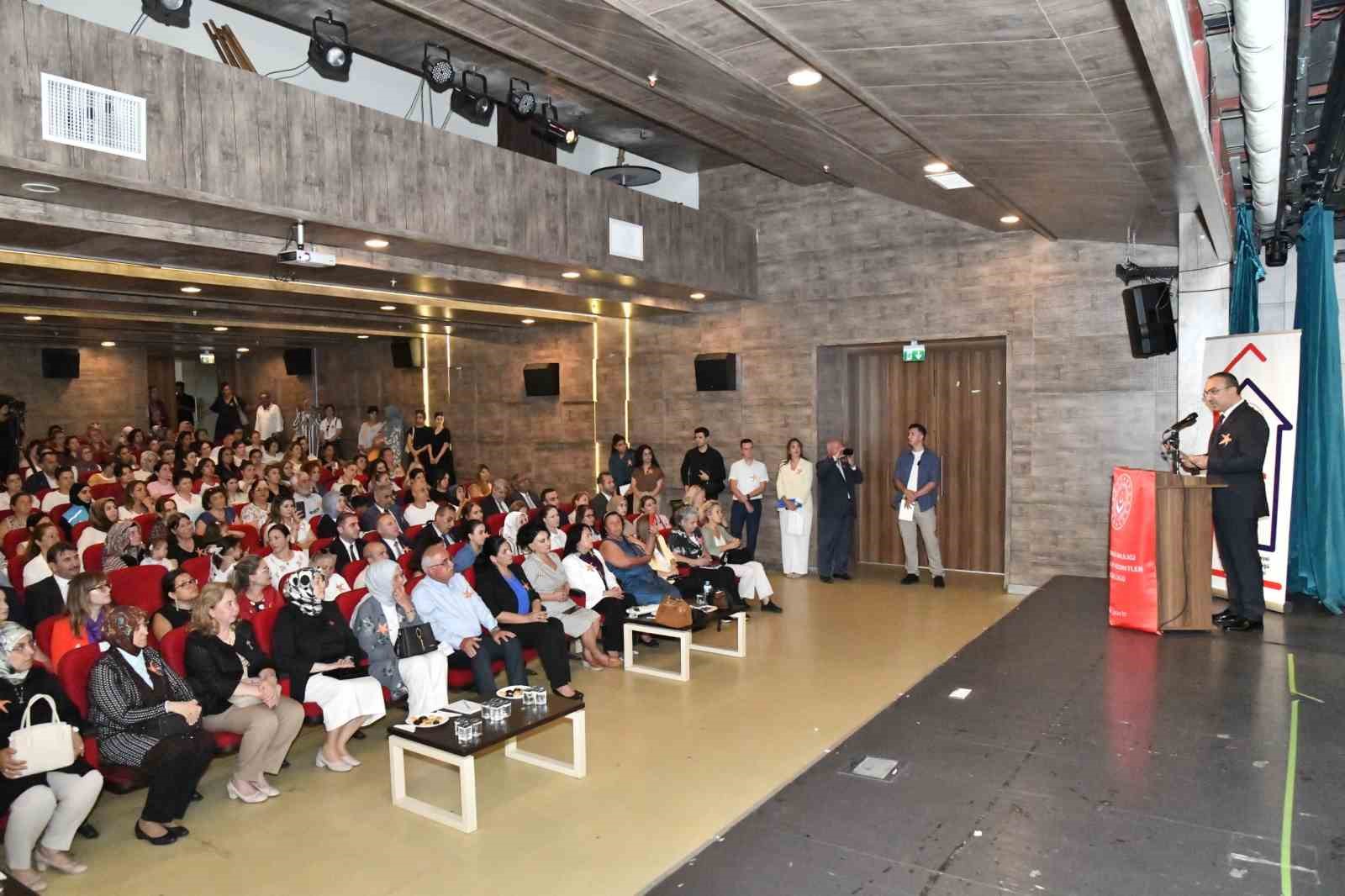 Tekirdağ&rsquo;da G&ouml;n&uuml;l El&ccedil;ileri ile Koruyucu Aile Farkındalık Toplantısı d&uuml;zenlendi
