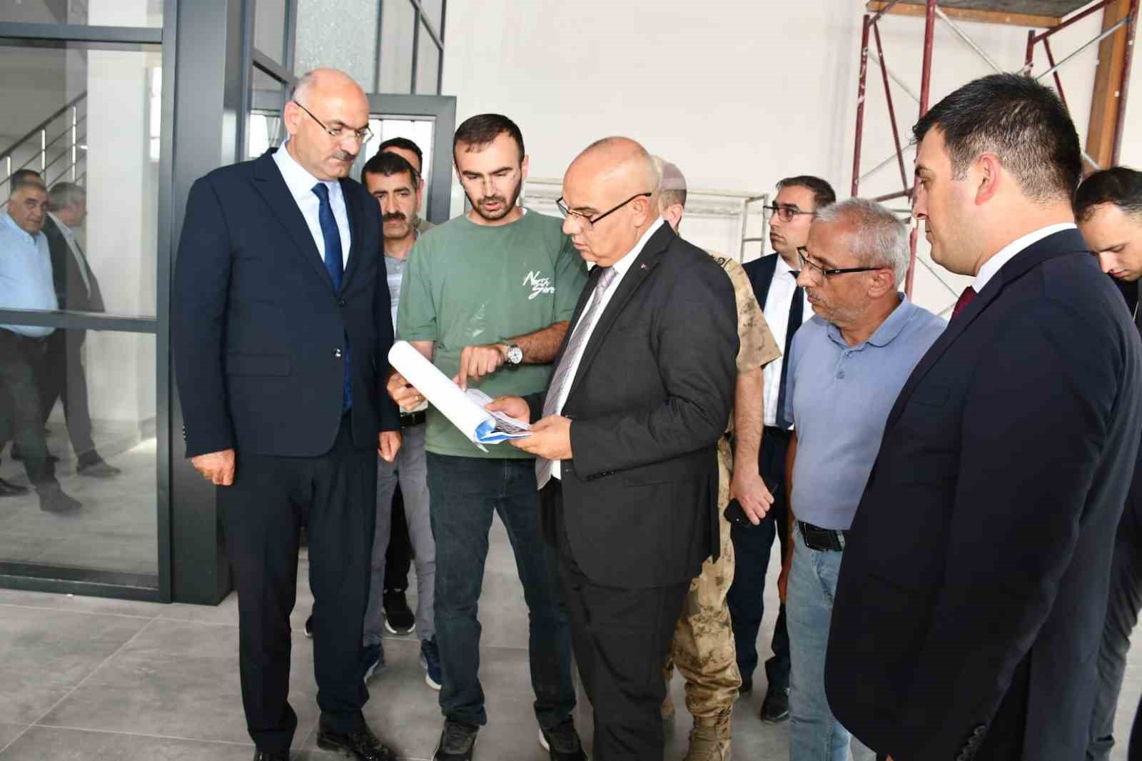 Vali Koç’tan Patnos ve Dedeli’ye ziyaret