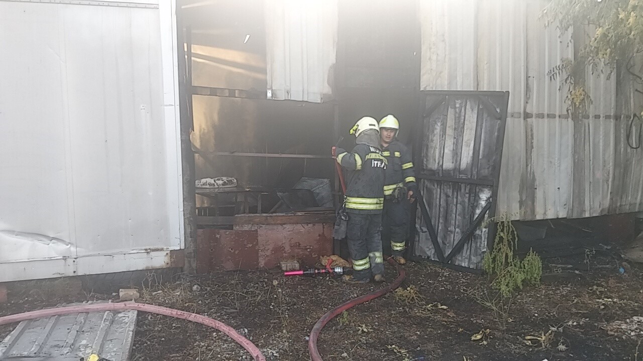 Muğla&rsquo;da konteynır yangını
