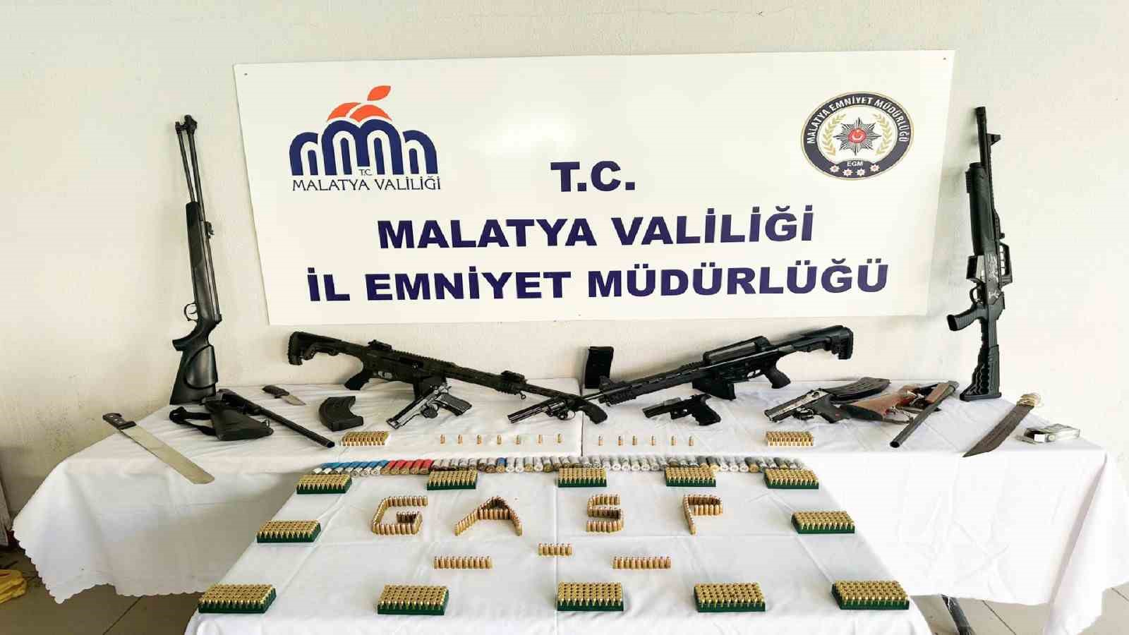 Malatya’da silah teşhiri yapan şüphelilere eş zamanlı operasyon: 29 gözaltı