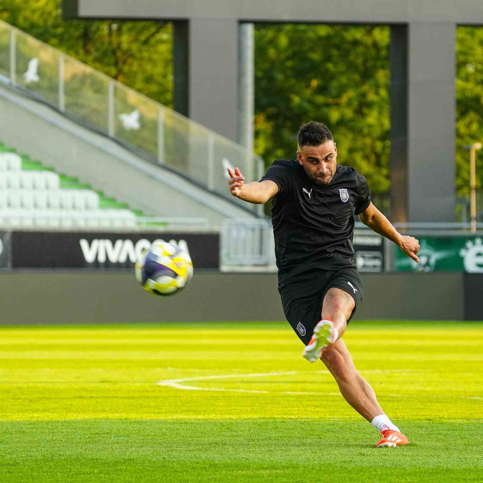 Başakşehir, Cherno More maçı hazırlıklarını tamamladı

