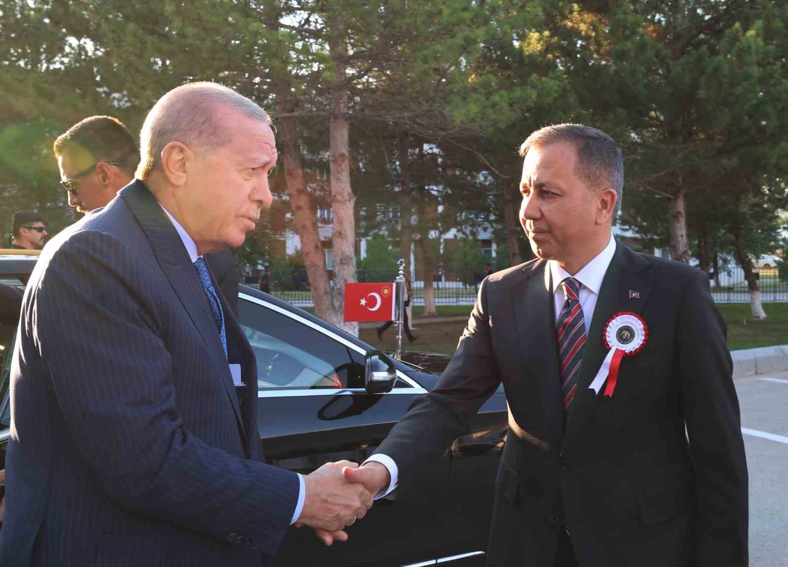Cumhurbaşkanı Erdoğan: "Hiçbir sabotaj, hiçbir tahrik, hiçbir tuzak, Türkiye’yi girdiği bu tarihi yoldan geri döndüremeyecek"