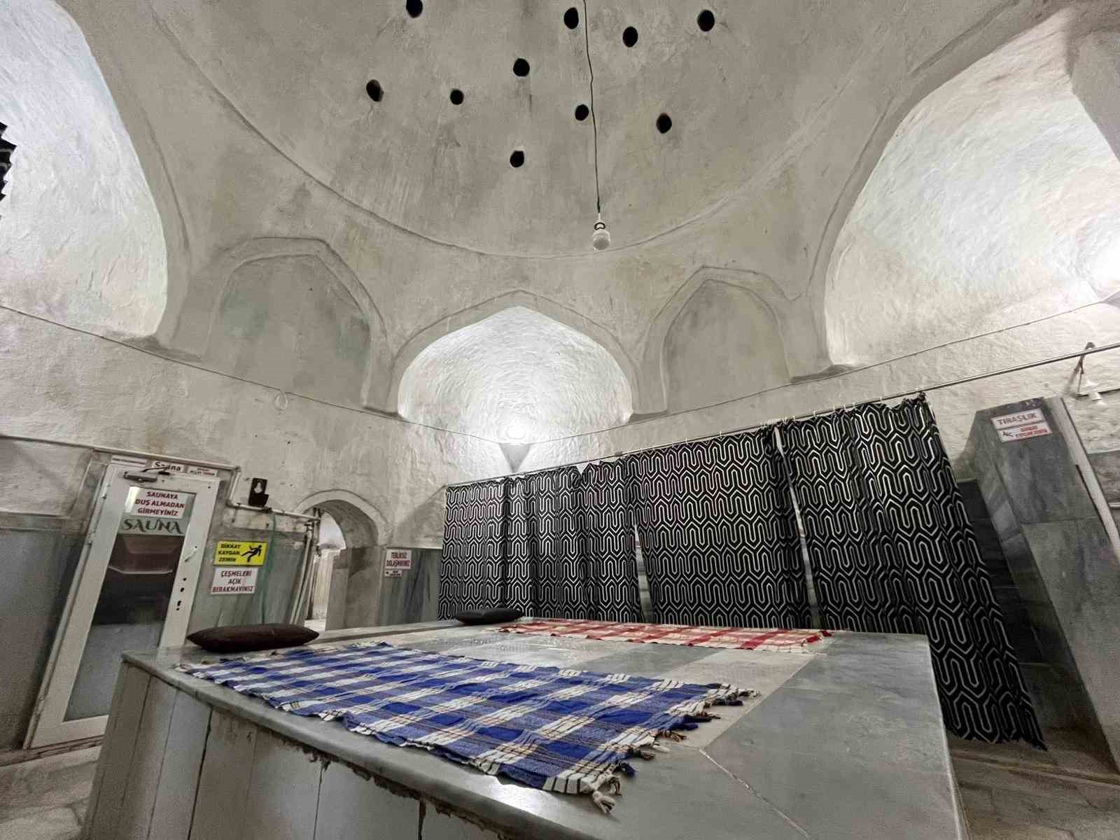 Söke’nin tarihi hamamı yıllara meydan okuyor