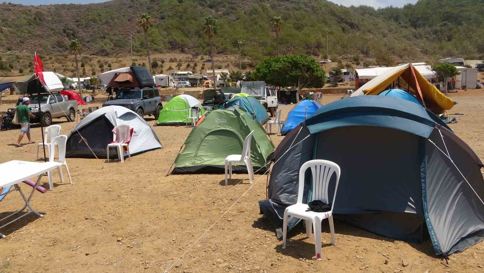 Kamp kuruldu, deniz biyo&ccedil;eşitliliği dalışlarla izlendi
