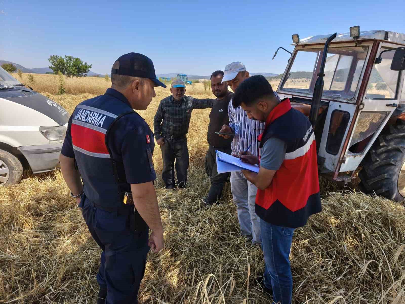 Dumlupınar’da biçerdöver hasat çalışmaları denetlendi
