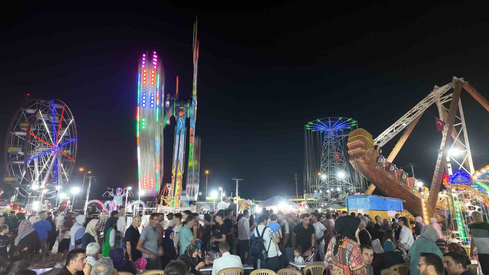 Gediz Tarhana Festivali’nde lunapark coşkusu