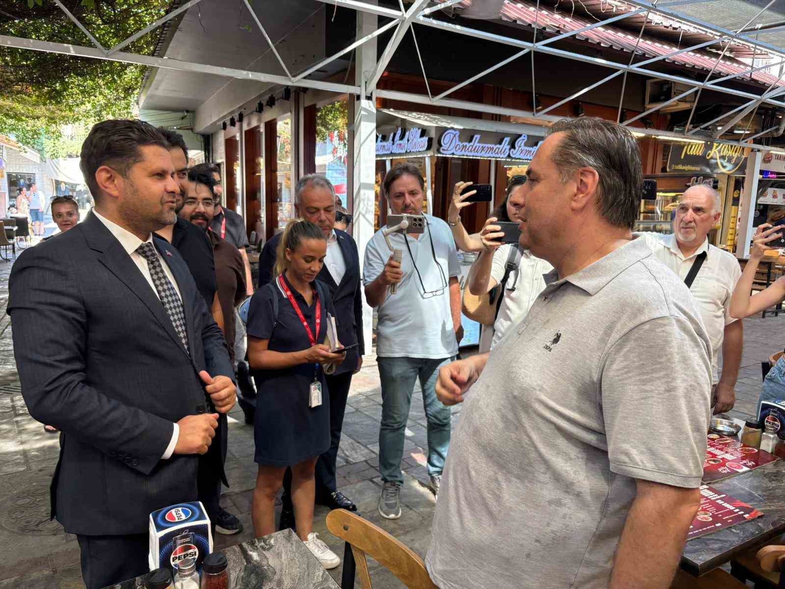 İzmir’de sigara denetiminde 136 işletme ile 159 kişiye idari para cezası uygulandı