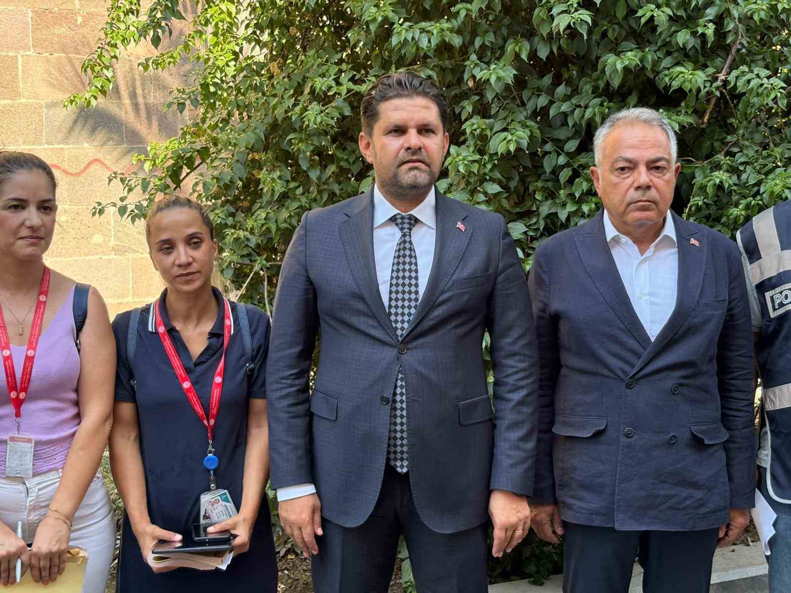 İzmir&rsquo;de sigara denetiminde 136 işletme ile 159 kişiye idari para cezası uygulandı
