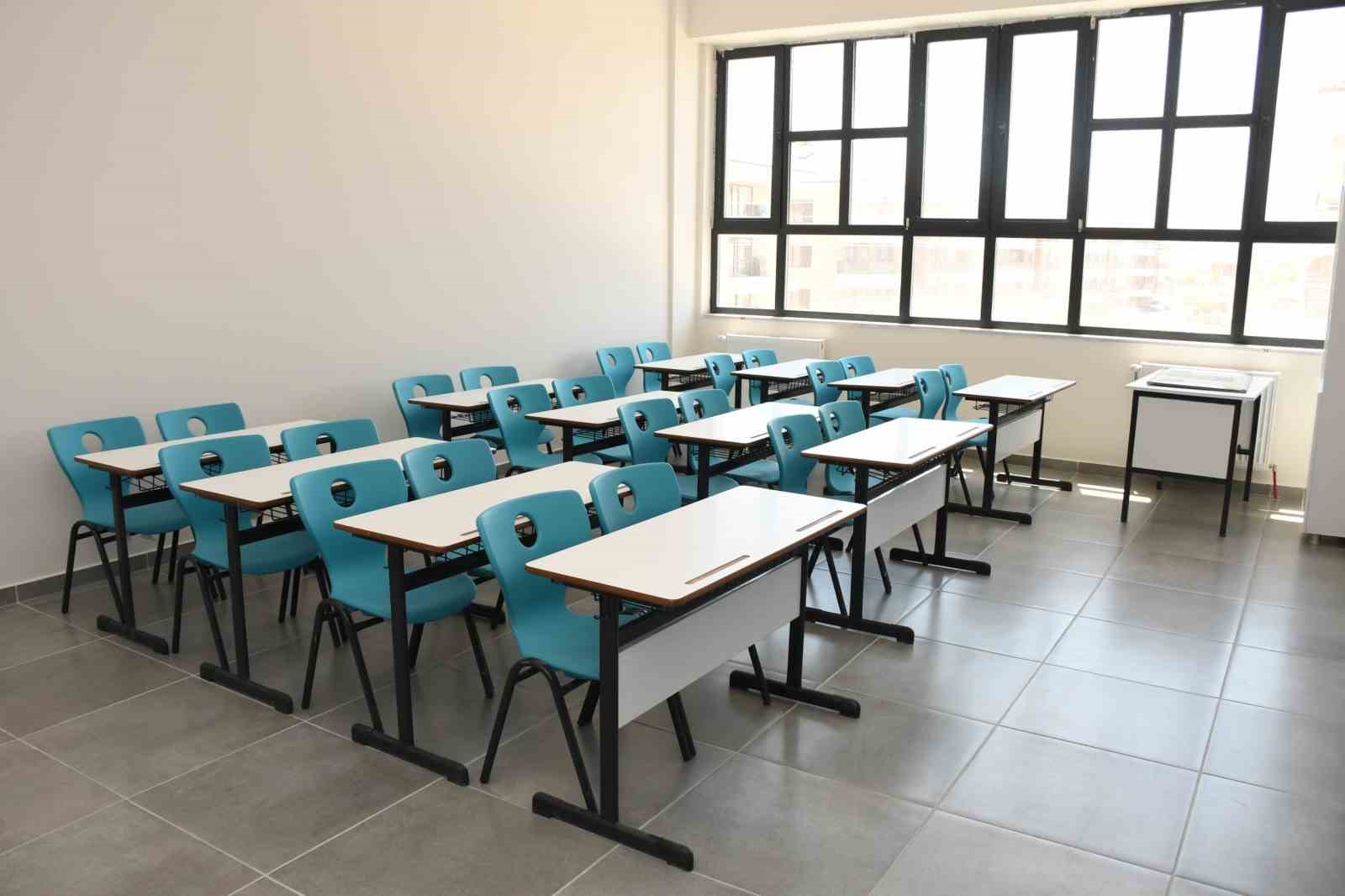 Okulların fiziki imkanları geliştiriliyor
