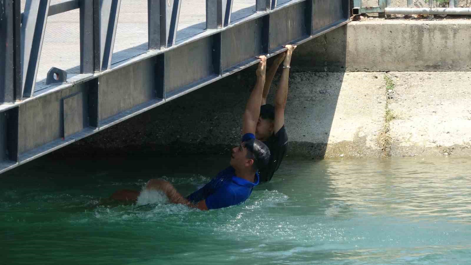 Boğulmak üzere olan çocuğu inşaat işçisi kurtardı