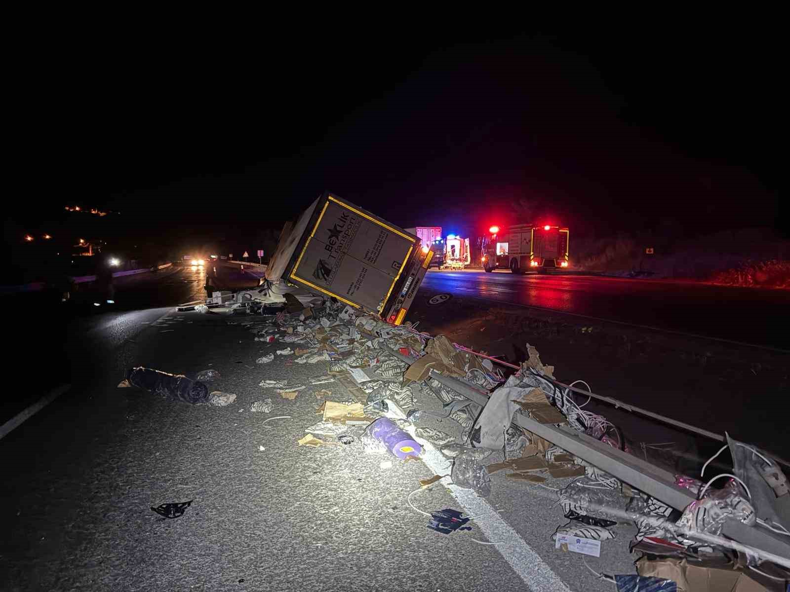 Balıkesir-Bursa kara yolunda tır kazası: 1 yaralı