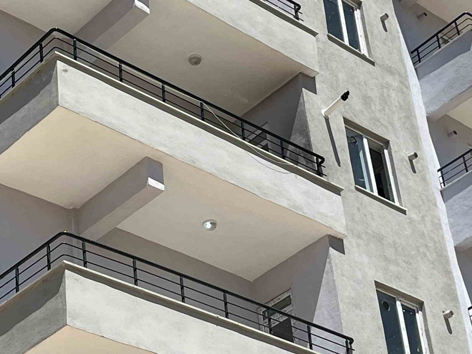 Balkonda çıkan yangın korkuttu

