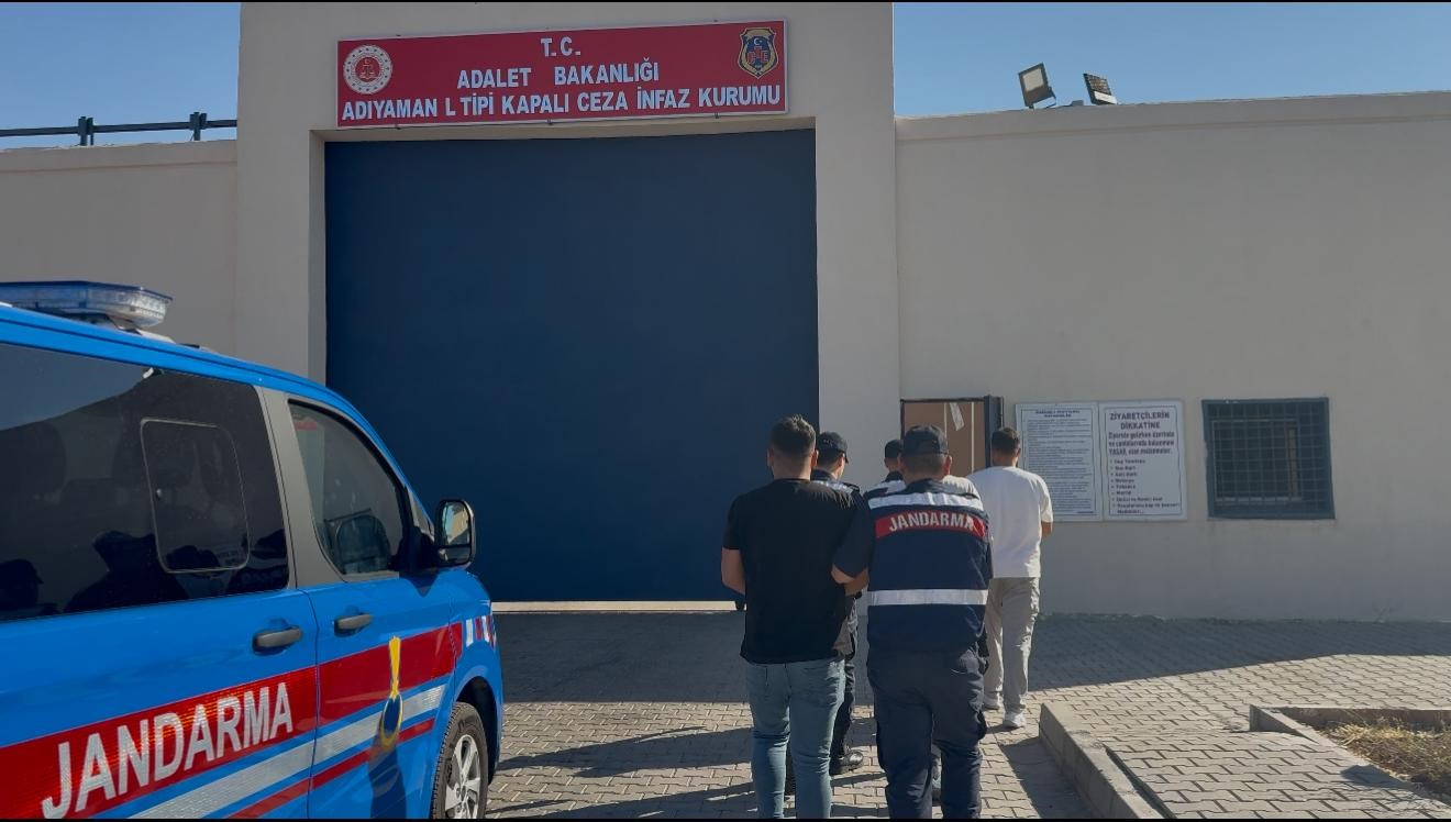 Jandarma ekiplerinden uyuşturucu tacirlerine operasyon: 4 tutuklama
