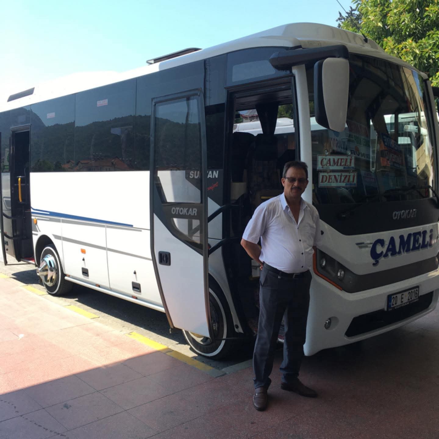 Kamyondan kayan tomrukların altında kalan 1 kişi hayatını kaybetti