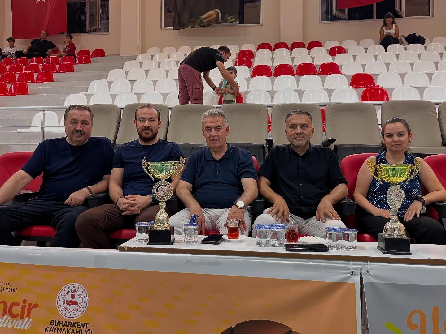 Buharkent’te ’Kentin Çocukları’ voleybol turnuvasında ilk düdük çaldı
