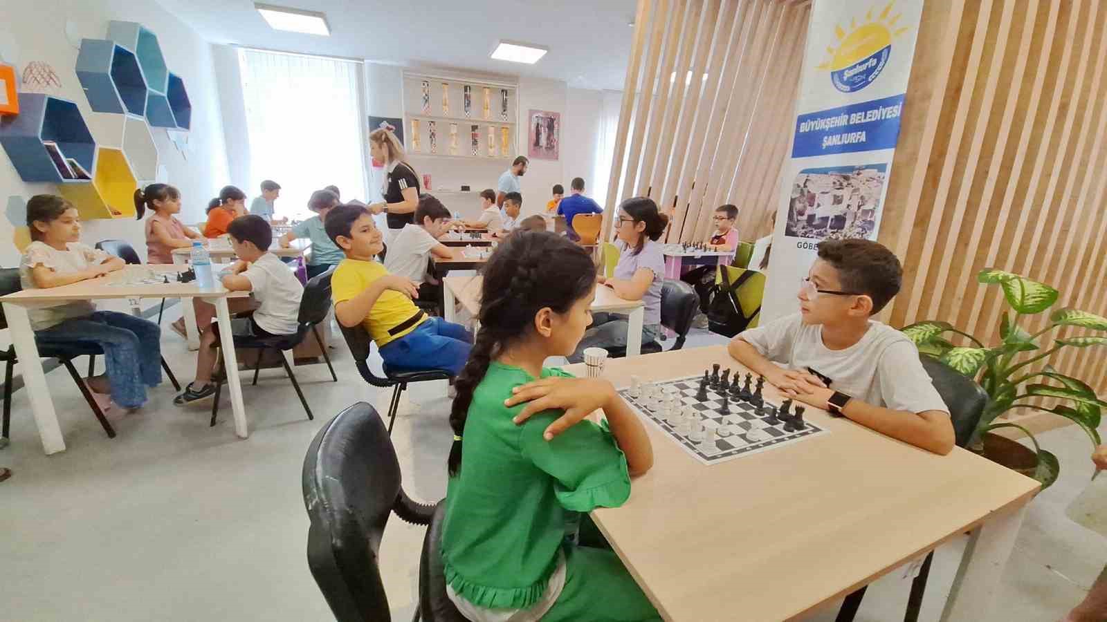 Şanlıurfa&rsquo;da gen&ccedil;lik merkezleri satran&ccedil; turnuvası sona erdi
