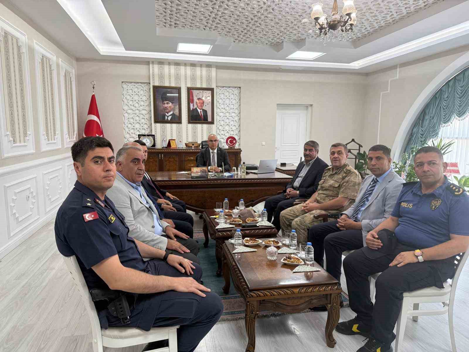 Ağrı Valisi Mustafa Ko&ccedil;, Patnos il&ccedil;esinde bir dizi ziyaret ve incelemelerde bulundu.
