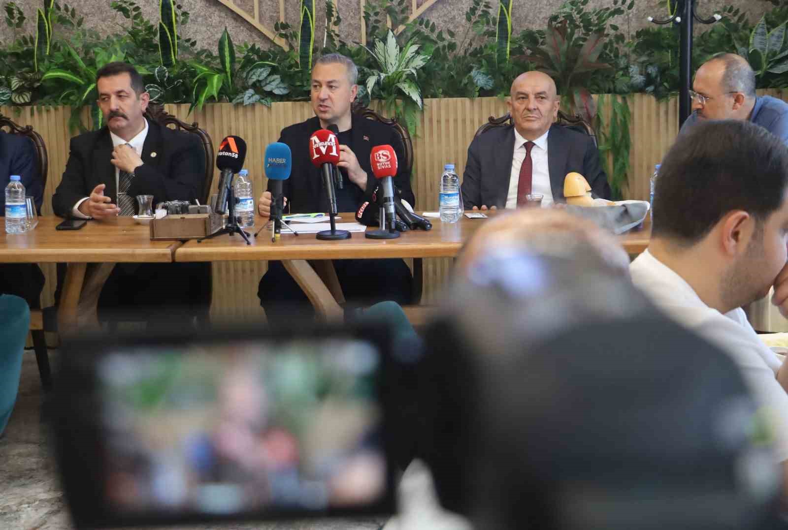 Başkan Uzun, gazetecilerin 24 Temmuz Gazeteciler ve Basın Bayramını kutladı