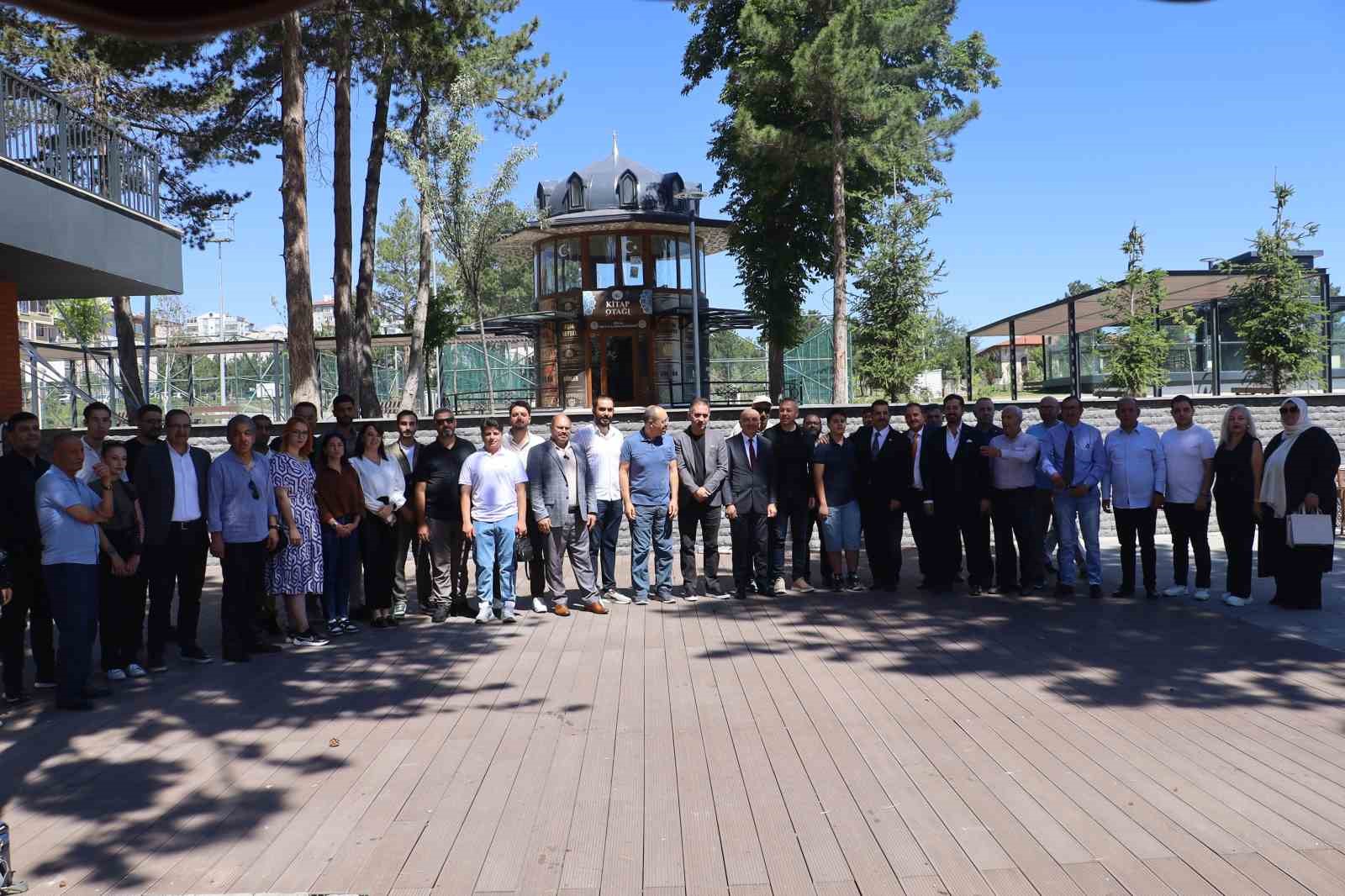 Başkan Uzun, gazetecilerin 24 Temmuz Gazeteciler ve Basın Bayramını kutladı
