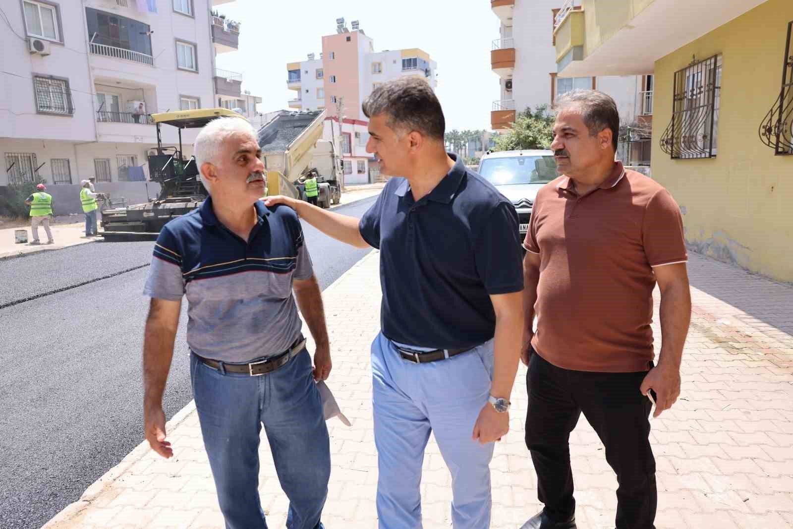 Akdeniz&rsquo;de sokaklar sıcak asfaltla yenileniyor
