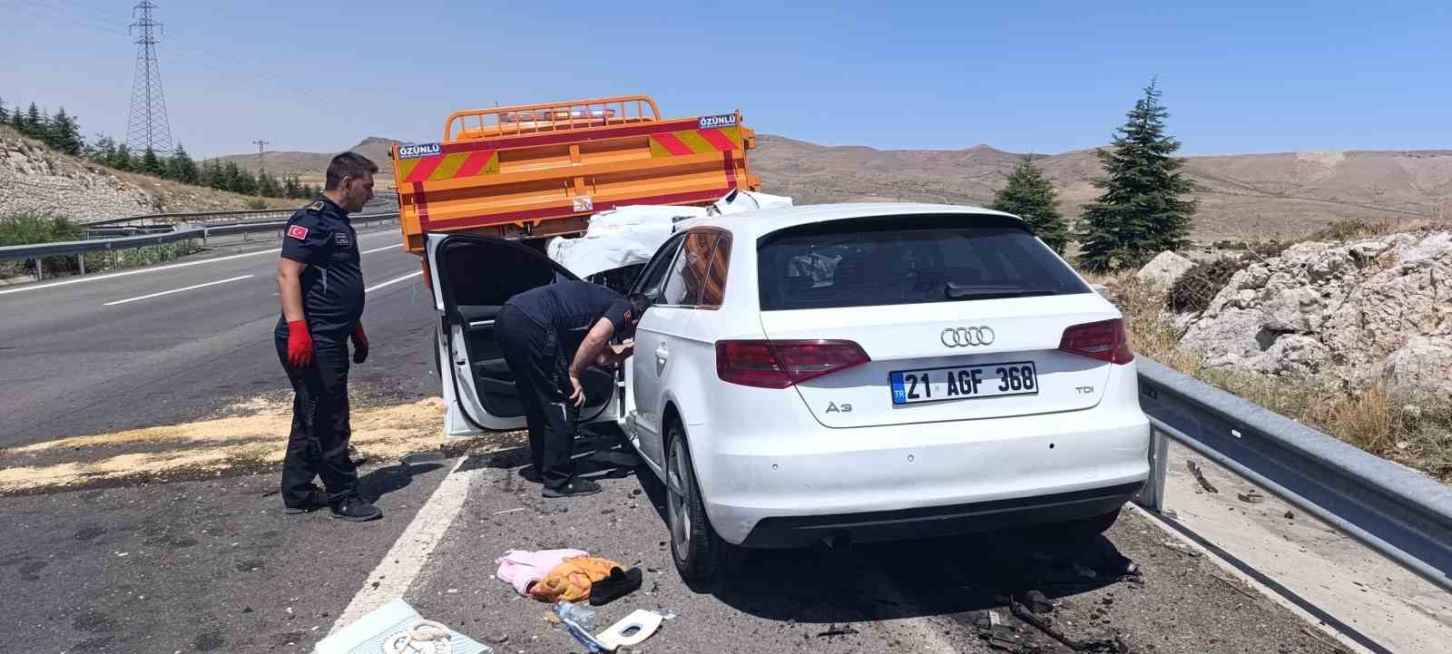 Niğde-Adana Otoyolu&rsquo;nda kaza: 2&rsquo;si ağır 6 yaralı
