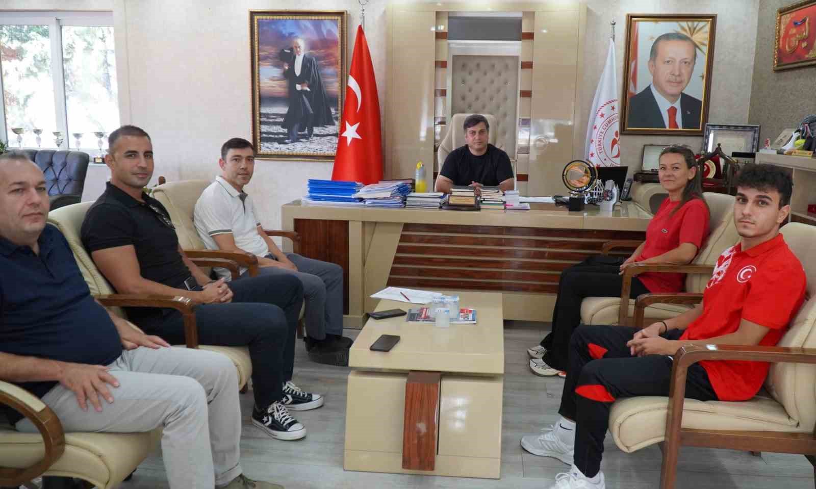 İl Müdürü Öztürk’ten Balkan Üçüncüsü Buğra Güleryüz’e tebrik