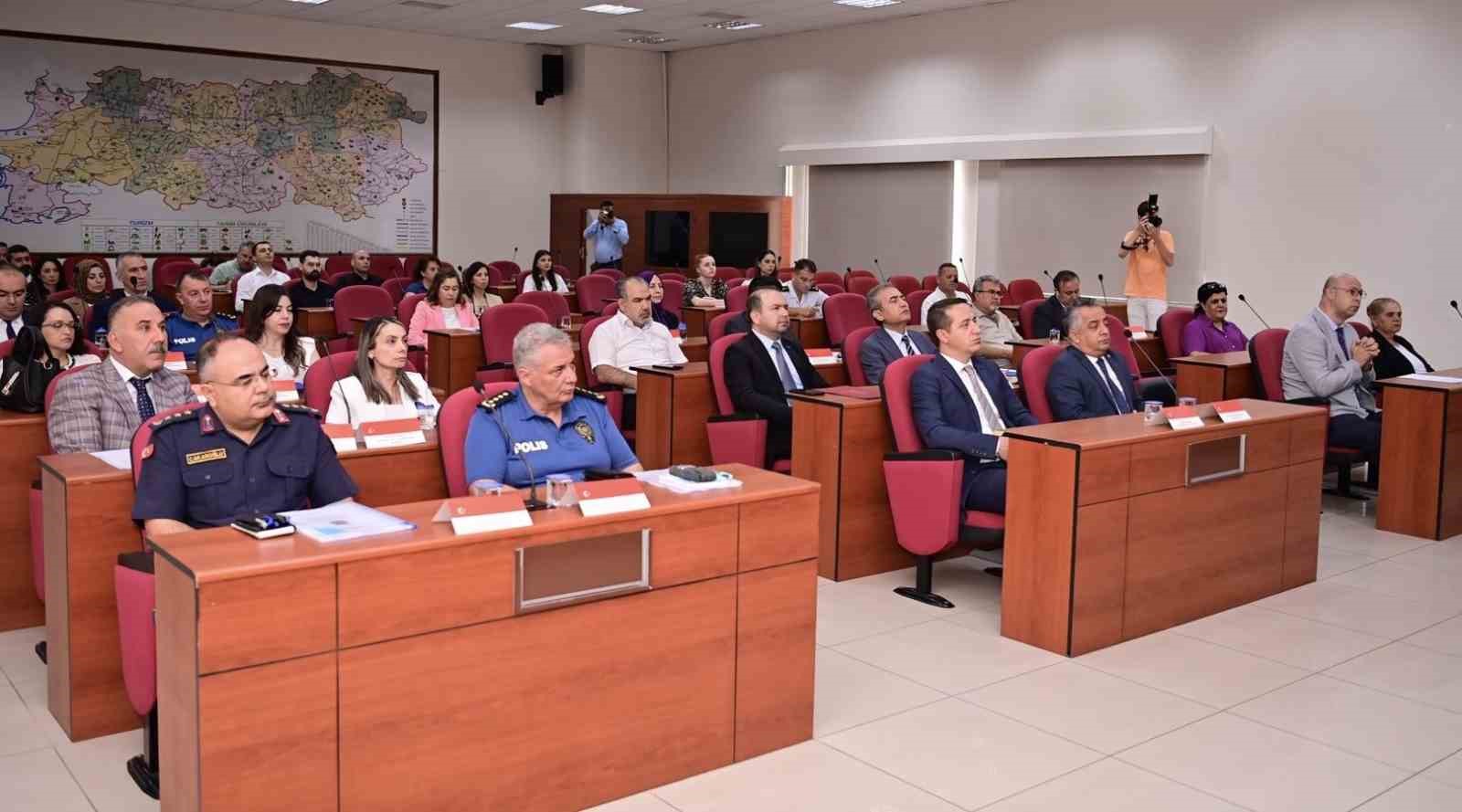 Aydın&rsquo;da kadına karşı şiddet masaya yatırıldı
